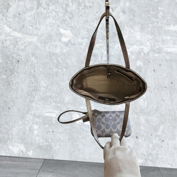 COACH Heritage Mini Signature Tote and Wristlet - Picture 6 of 10